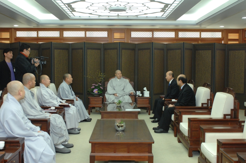 2010.01.19_환경부 장관 예방 (17)